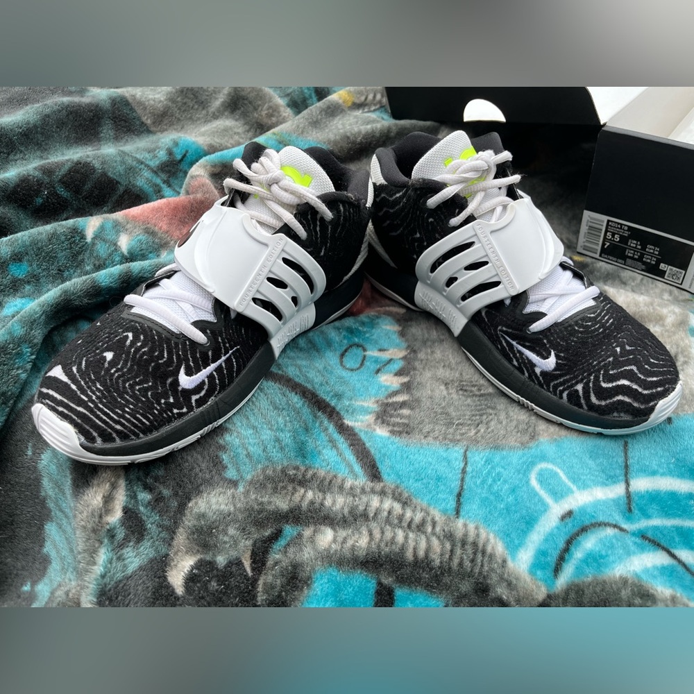 KD14 TB Basketball Sneakers